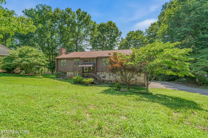 515 Echo Valley Rd, Knoxville, TN 37923