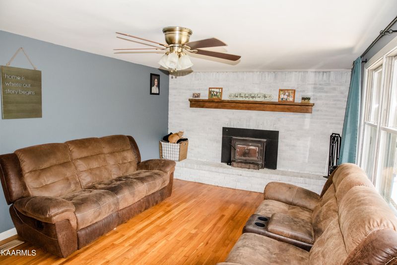 515 Green Meadows Rd, Rockwood, TN 37854