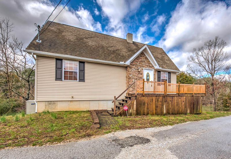 515 Perry Smith Ln, Caryville, TN 37714