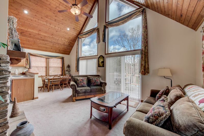 515 Perry Smith Ln, Caryville, TN 37714