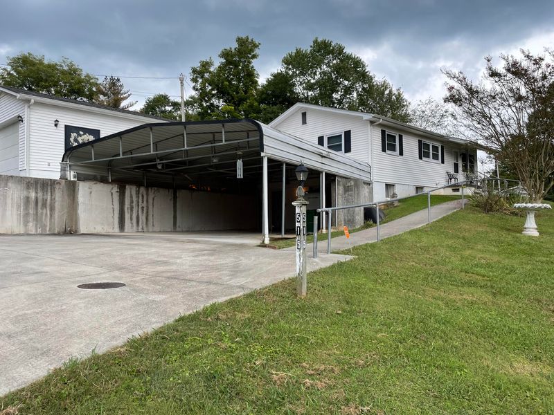 515 W West Kentucky Ave, Lafollette, TN 37766