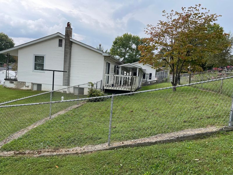 515 W West Kentucky Ave, Lafollette, TN 37766