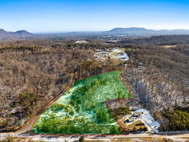 515 Wallace Rd, Luttrell, TN 37779