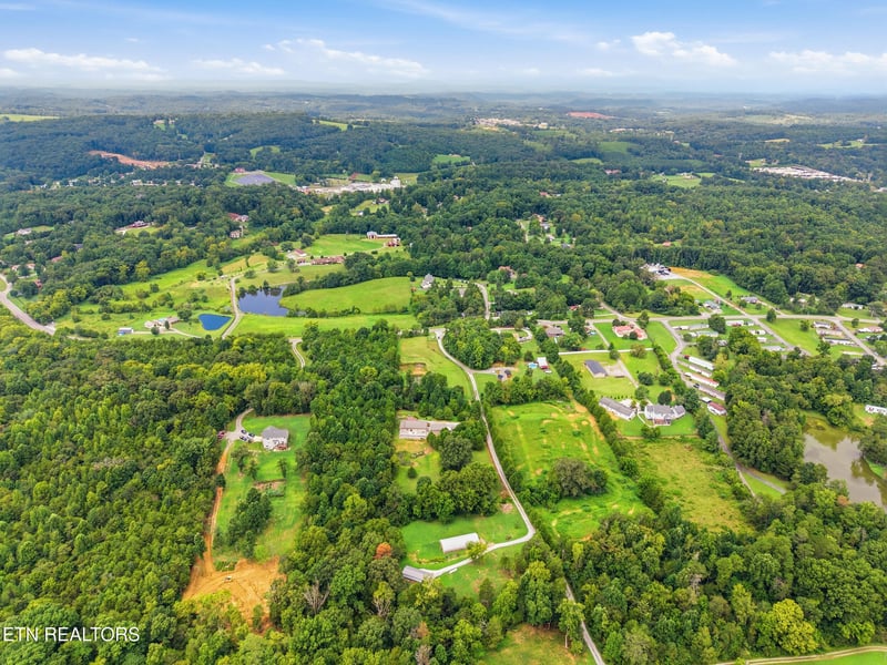 5157 Hines Valley Rd, Lenoir City, TN 37771