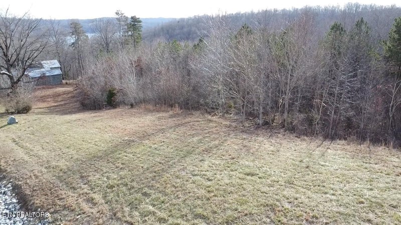 516 Cedar Gate Ln, Lafollette, TN 37766