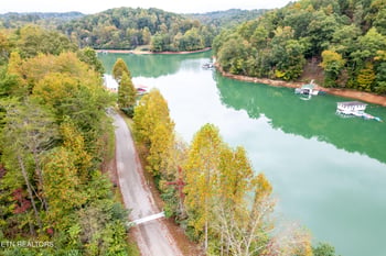 516 Cedar Gate Ln, Lafollette, TN 37766