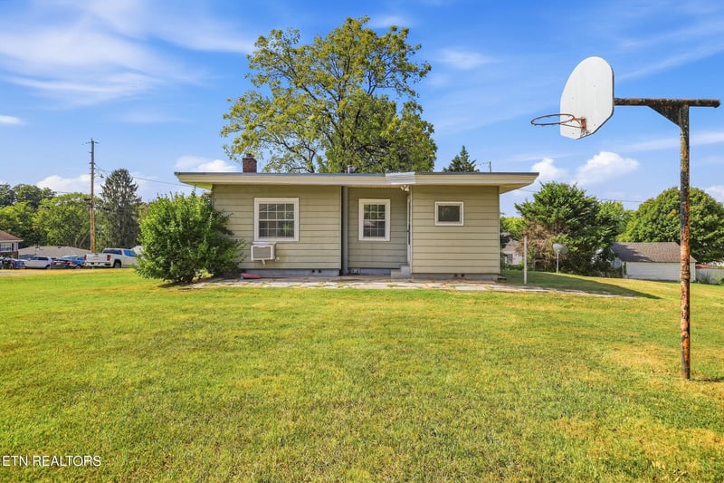 516 Dunn Ave, Maryville, TN 37804
