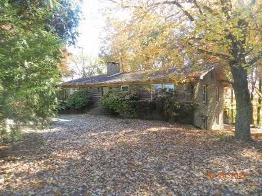 516 Peach Orchard Rd, Clinton, TN 37716