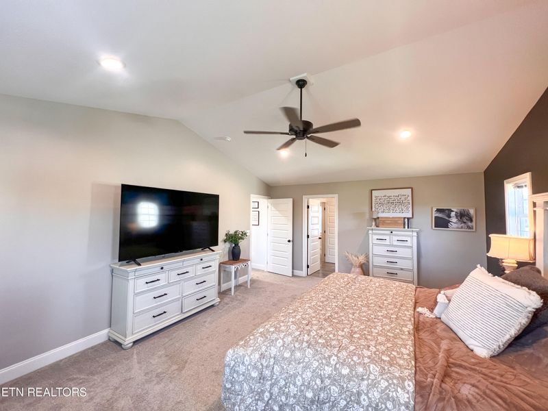 516 Running Brook Dr, Strawberry Plains, TN 37871