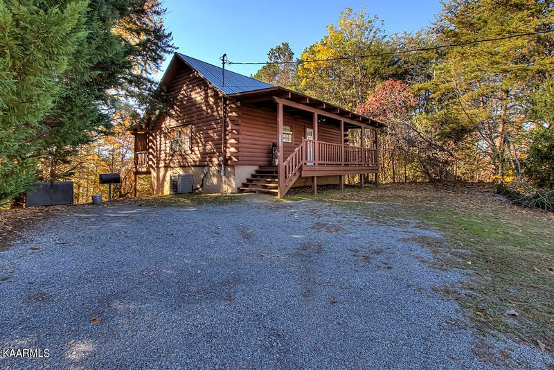 516 Sassafras Tr, Sevierville, TN 37876