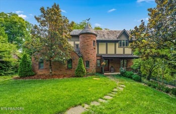 516 Scenic Dr, Knoxville, TN 37919