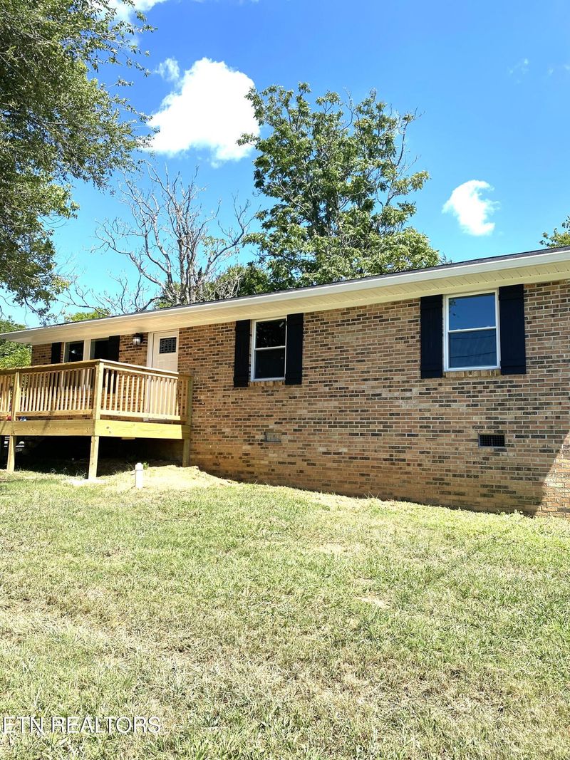 517 3rd St #Third, Madisonville, TN 37354