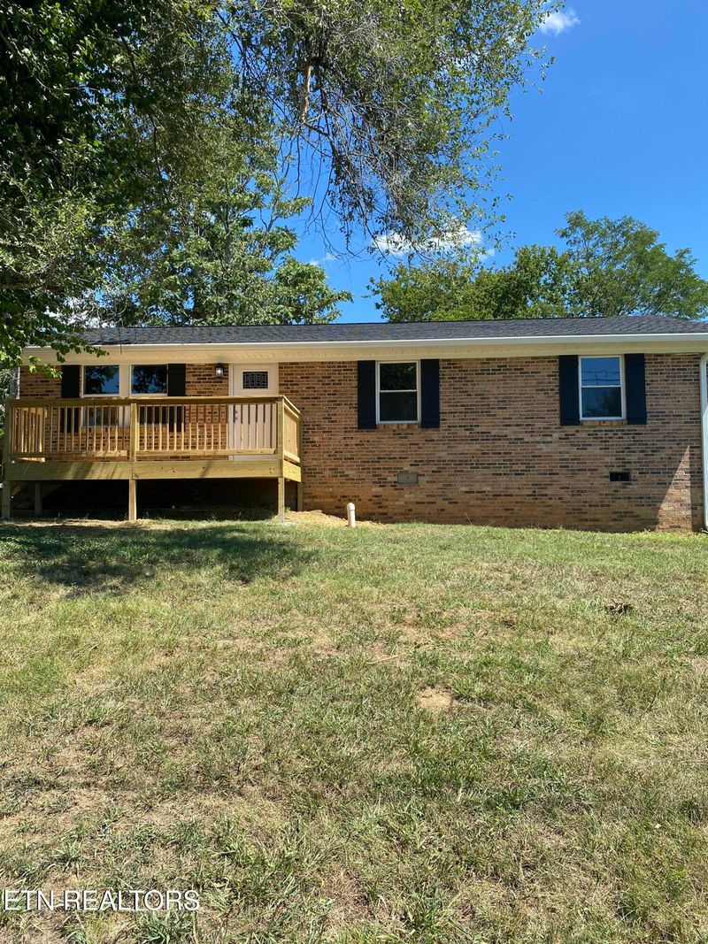 517 3rd St #Third, Madisonville, TN 37354