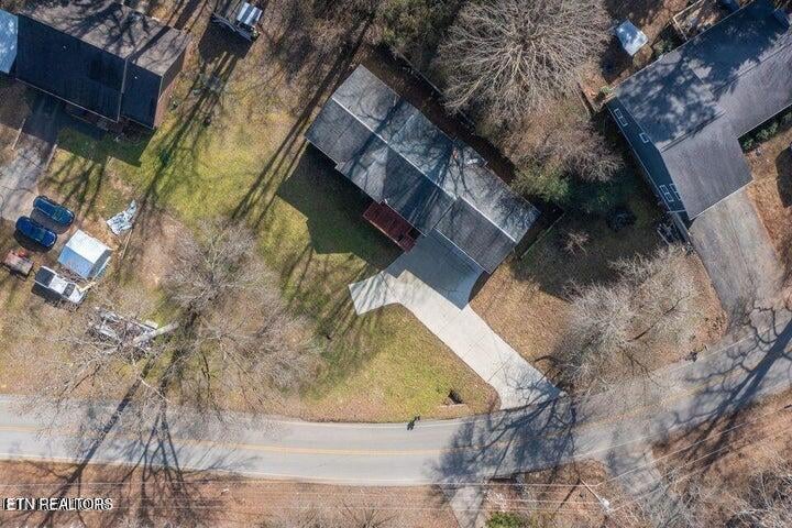517 Bowman Bend Rd, Harriman, TN 37748