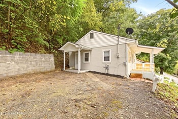517 Cherry St, Lafollette, TN 37766