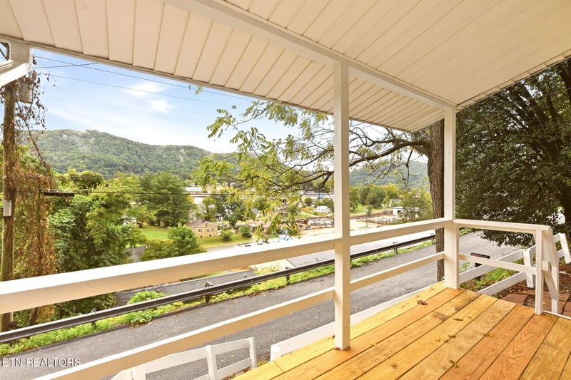 517 Cherry St, Lafollette, TN 37766