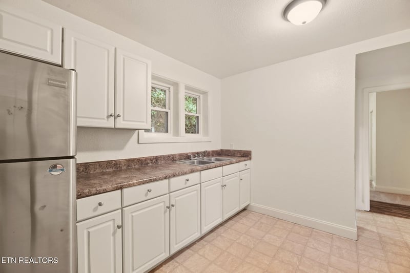 517 Cherry St, Lafollette, TN 37766
