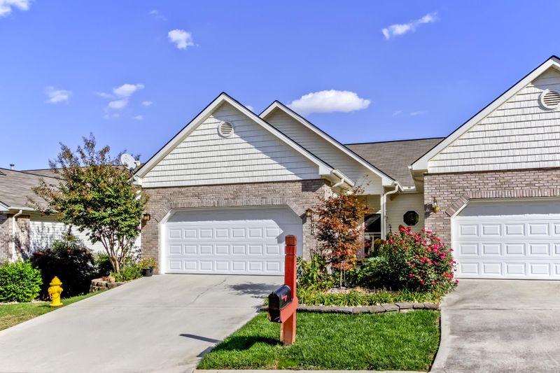 517 Cimarron Cir, Loudon, TN 37774