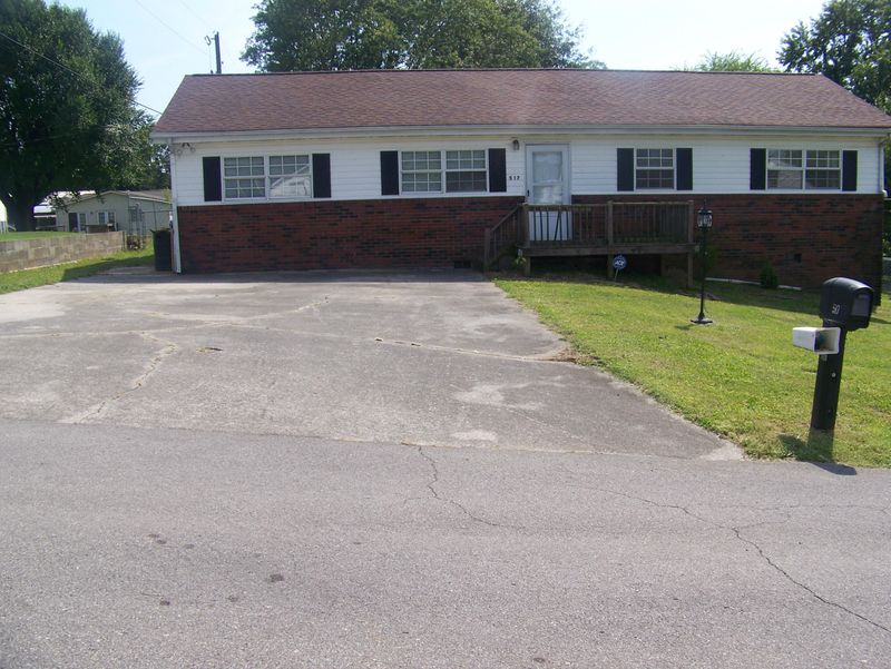 517 Dunn St, Maryville, TN 37804