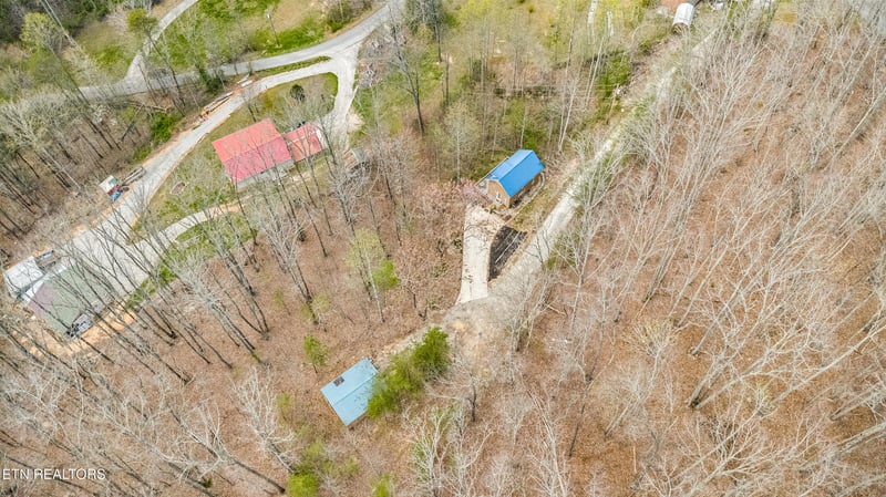 517 Easter Ln, Lafollette, TN 37766