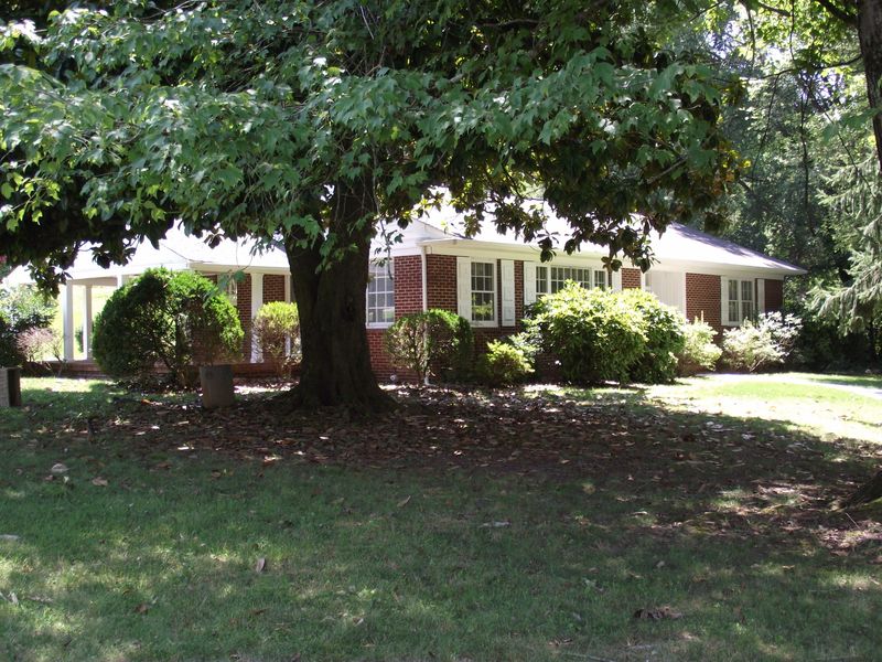 517 Kingwood St, Kingston, TN 37763