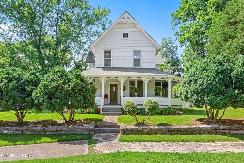 517 Margrave Dr, Harriman, TN 37748
