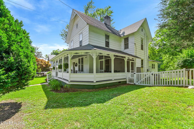 517 Margrave Dr, Harriman, TN 37748