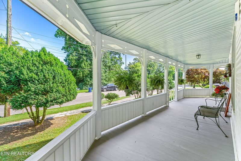517 Margrave Dr, Harriman, TN 37748