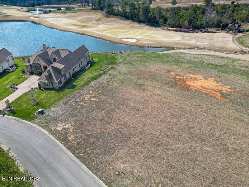 517 Navigator Dr, Lenoir City, TN 37772