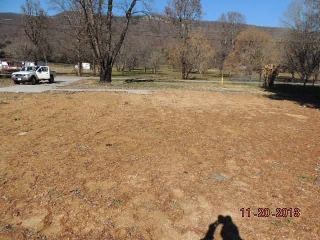 517 Old Valley Rd, Harriman, TN 37748