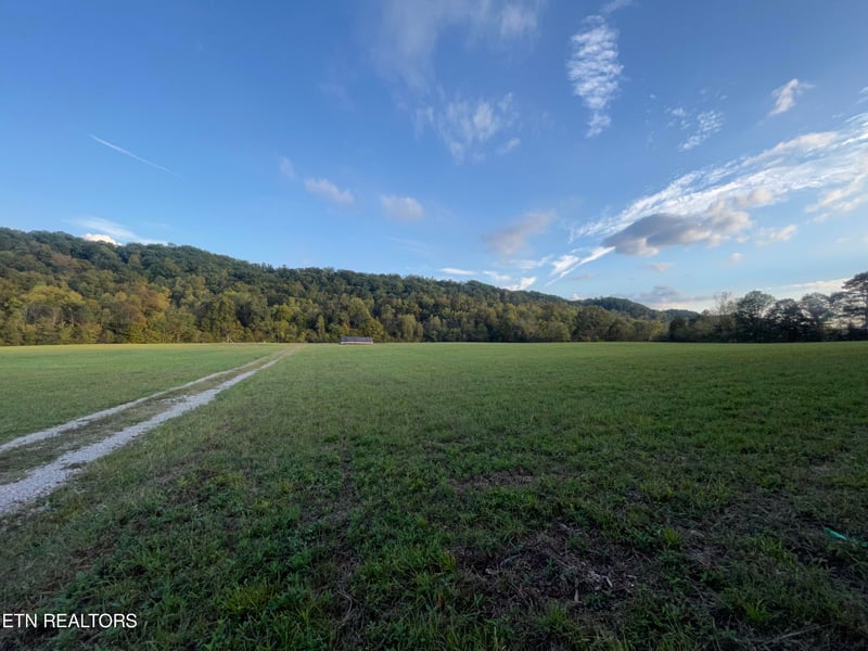 517 Paint Rock Valley Rd, Philadelphia, TN 37846