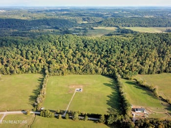 517 Paint Rock Valley Rd, Philadelphia, TN 37846