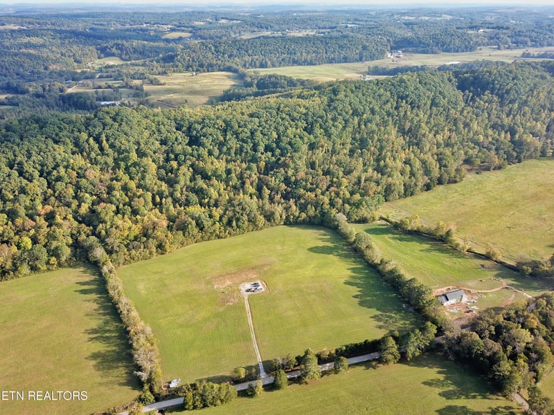 517 Paint Rock Valley Rd, Philadelphia, TN 37846