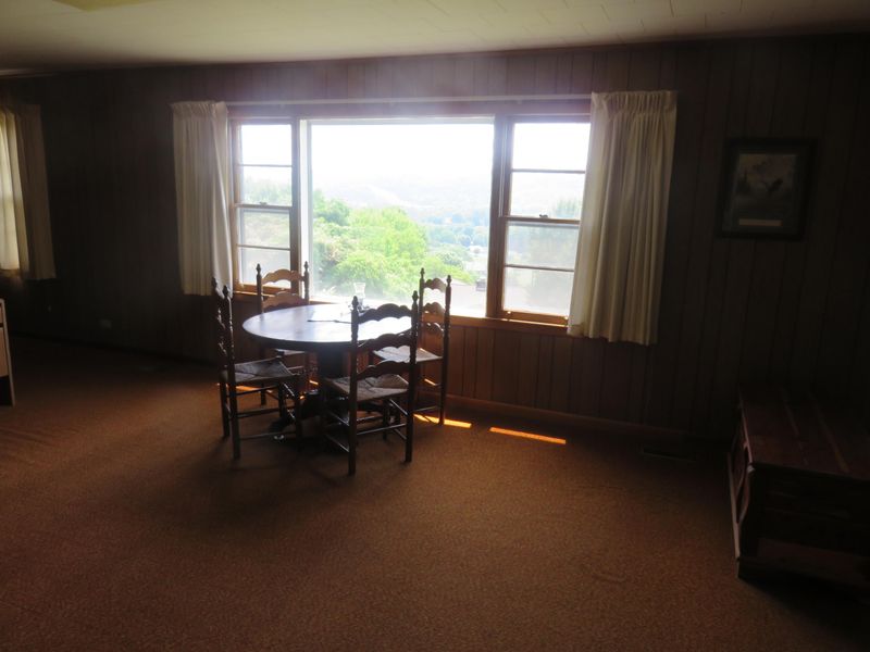 517 Robinson Dr, Loudon, TN 37774