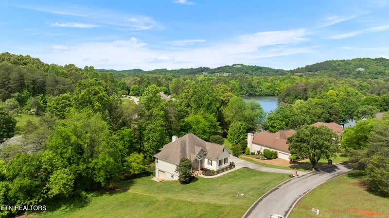 517 Sandpiper Dr, Vonore, TN 37885