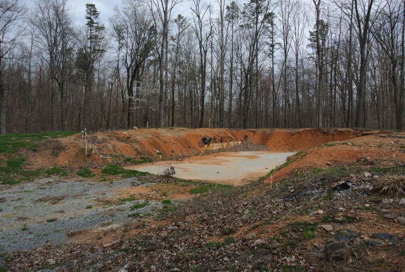 5170 Day Dr, Strawberry Plains, TN 37871