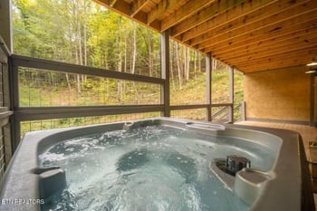 5175 Riversong Way, Sevierville, TN 37876