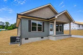 518 Blockhouse Valley Rd, Clinton, TN 37716