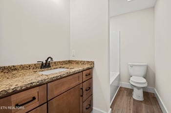 518 Blockhouse Valley Rd, Clinton, TN 37716