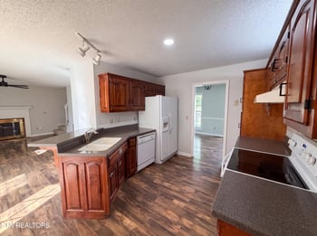 518 Glenfield Cir, Maryville, TN 37804