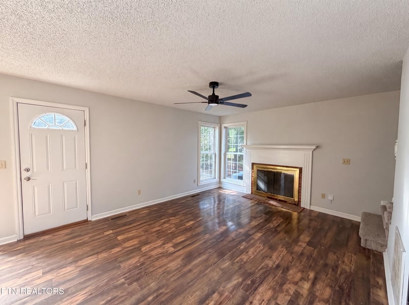 518 Glenfield Cir, Maryville, TN 37804
