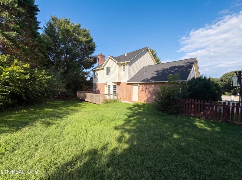 518 Glenfield Cir, Maryville, TN 37804