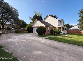518 Glenfield Cir, Maryville, TN 37804