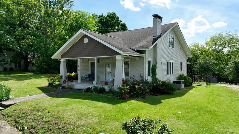518 Monroe St, Madisonville, TN 37354