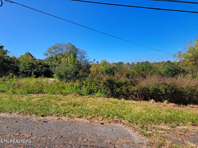 518 Old Mail Rd, Crossville, TN 38555