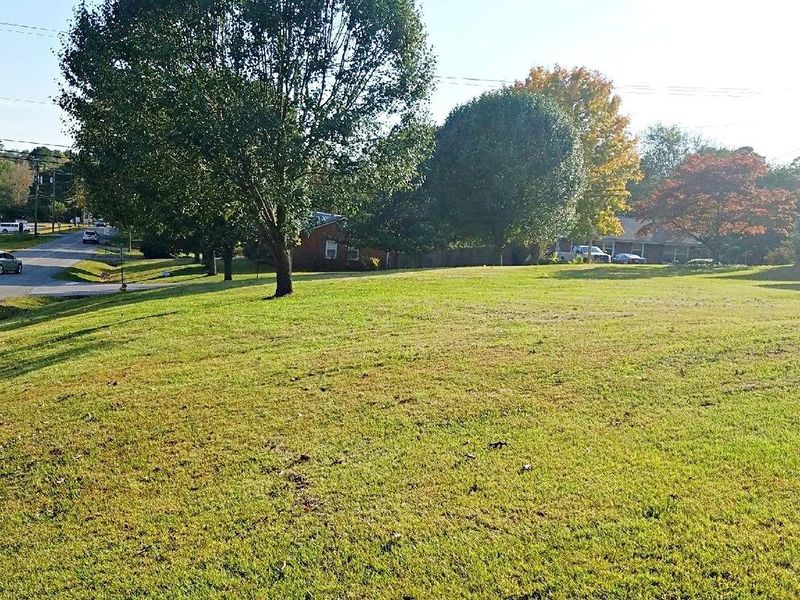 518 S Matlock Ave, Athens, TN 37303
