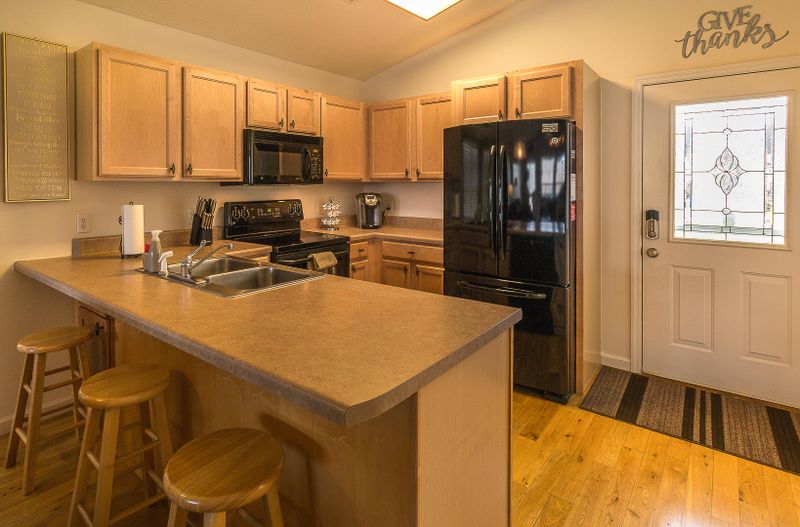 518 Tanasi Tr, Pigeon Forge, TN 37863
