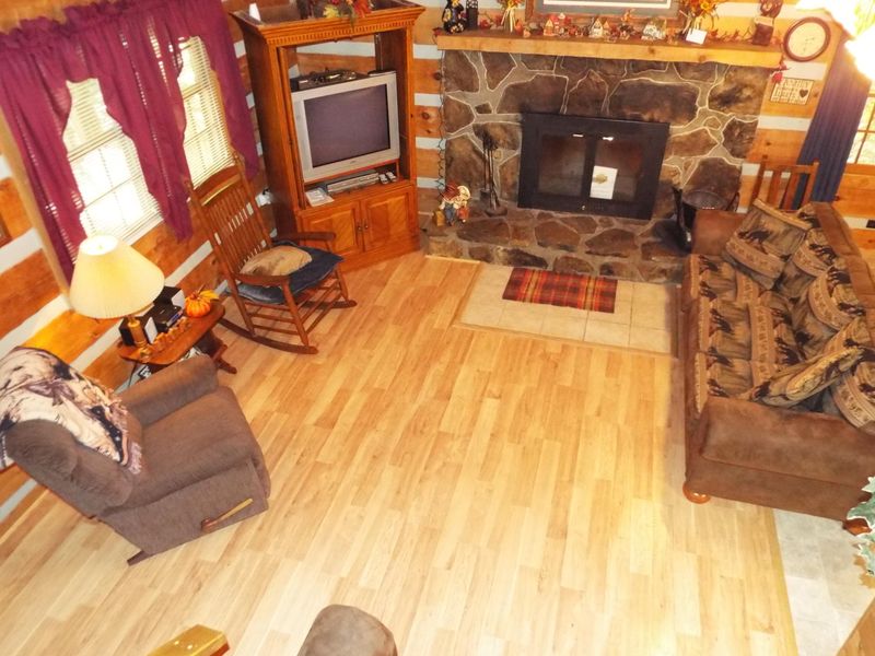 519 Picadily Ln, Gatlinburg, TN 37738