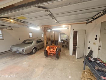 52 Deer Ridge Rd, Norris, TN 37828