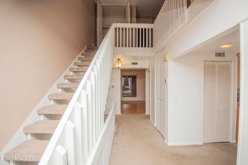 52 Valley Forge Dr, Oak Ridge, TN 37830
